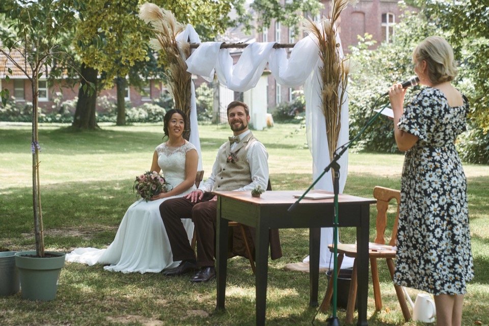 Nina-Christin Weißweiler im Ganzkörperporträt