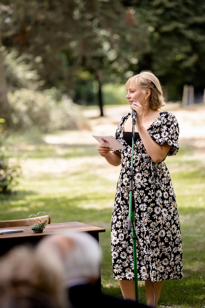 Nina-Christin Weißweiler im Hochformatporträt